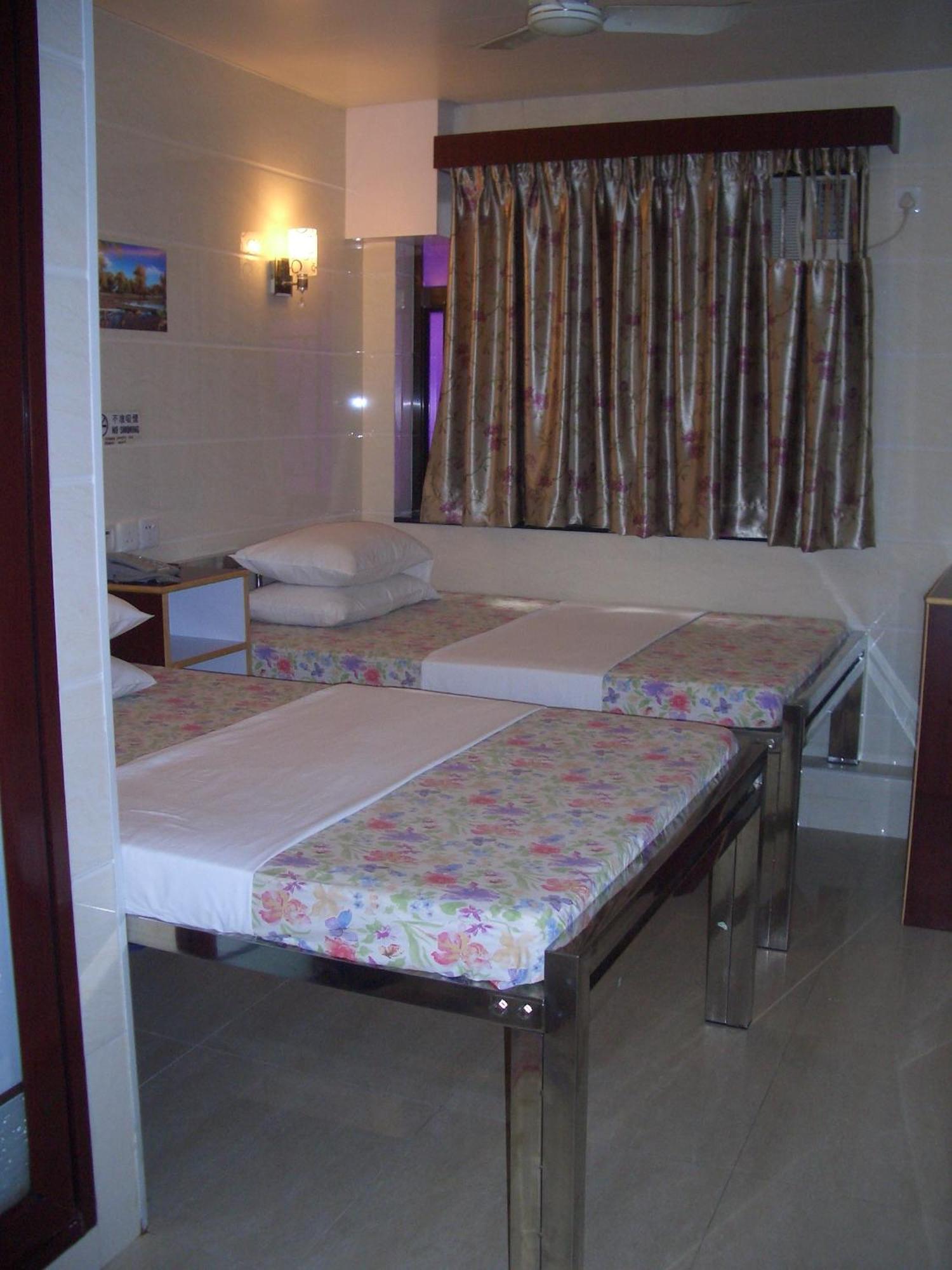 Maple Leaf Guest House Хонконг Екстериор снимка